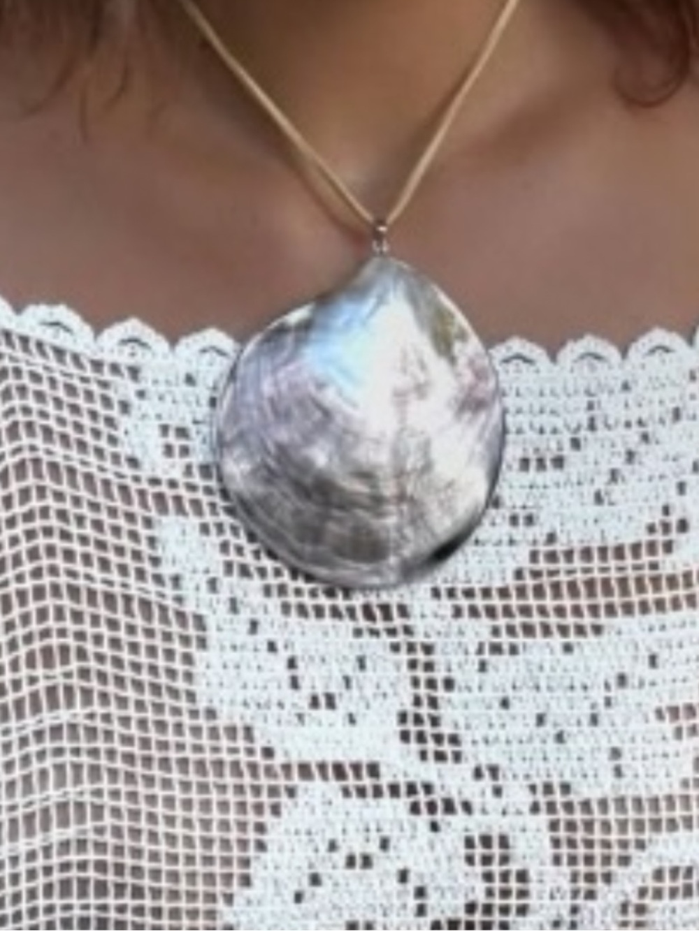 Huge Shell Rope Necklace - Picture 9 of 10